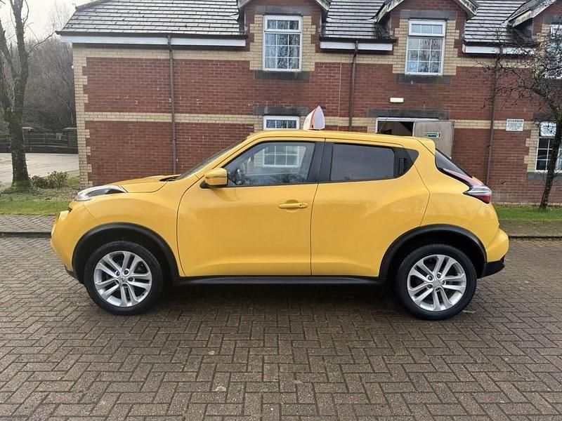 Used Nissan Juke N-Connecta 110 HP (80 kW) 2017 Yellow SUV