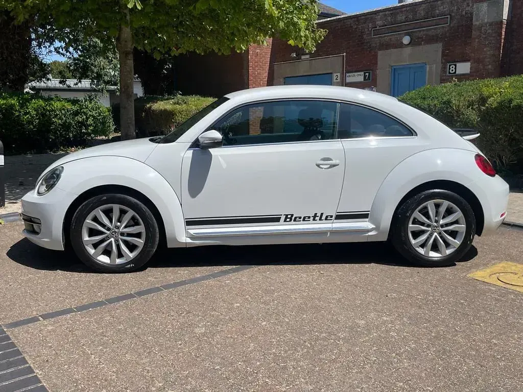 Used VW Beetle Design 160 HP (117 kW) 2014 White Hatchback
