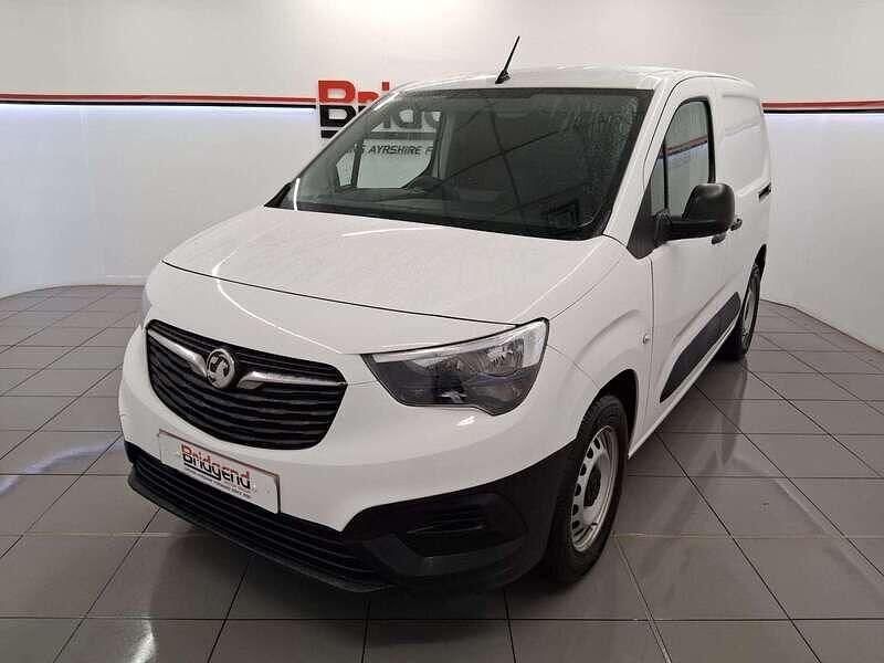 Second-hand Vauxhall Combo 100 kW (136 CP) 2022 Alb Monovolum