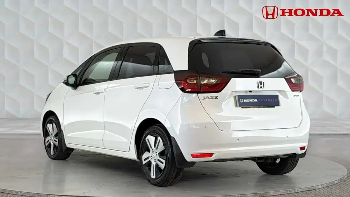 Second-hand Honda Jazz Hybrid 106 CP (77 kW) 2020 Alb Hatchback