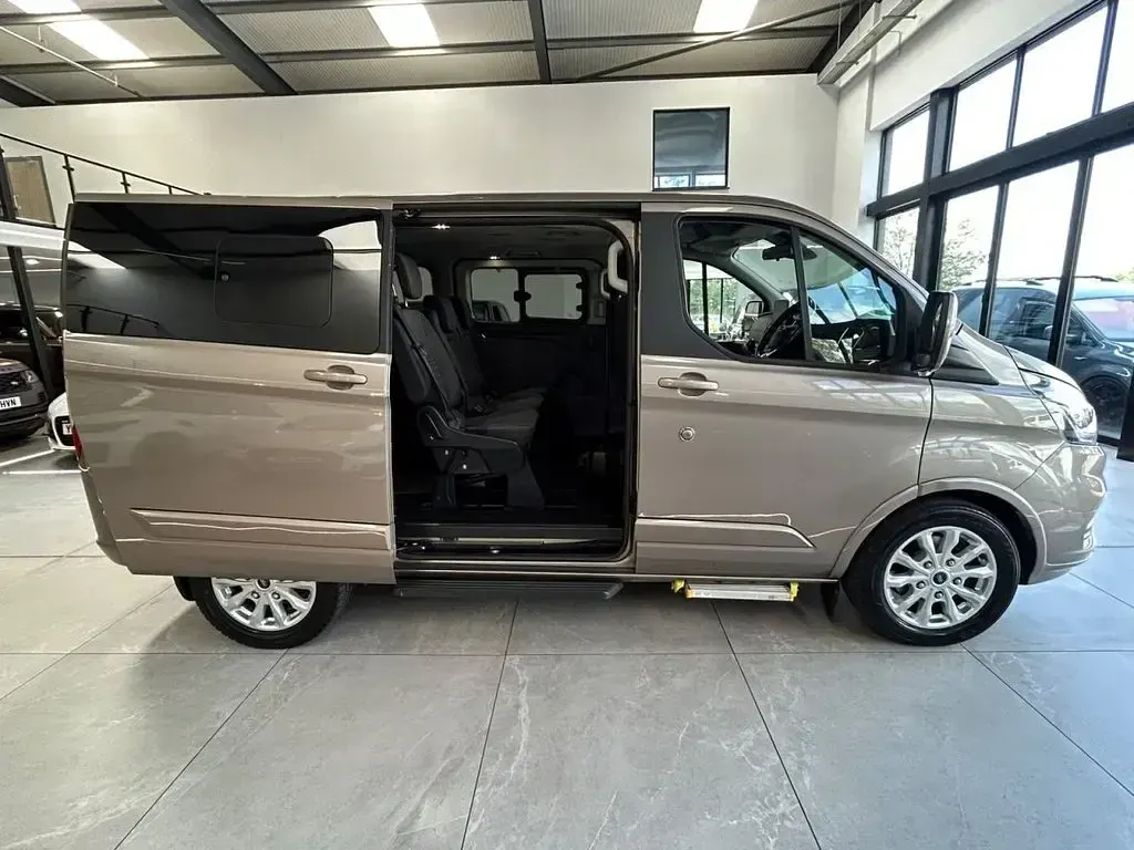 Used Ford Tourneo Custom Titanium 2019 Silver Van
