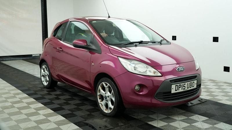 Used Ford Ka Zetec 69 HP (50 kW) 2015 Red Hatchback
