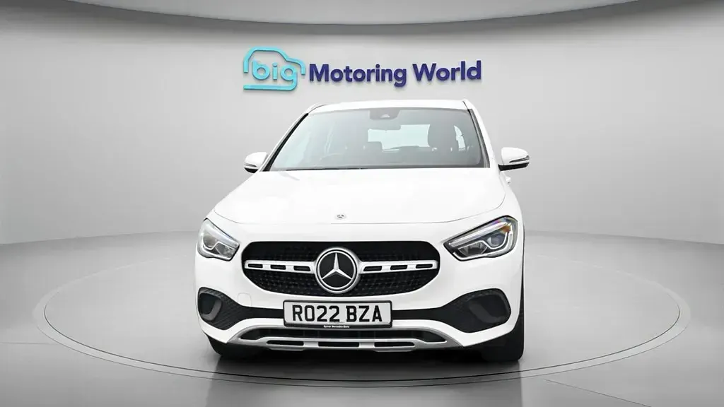 Used Mercedes GLA180 136 HP (100 kW) 2022 White SUV