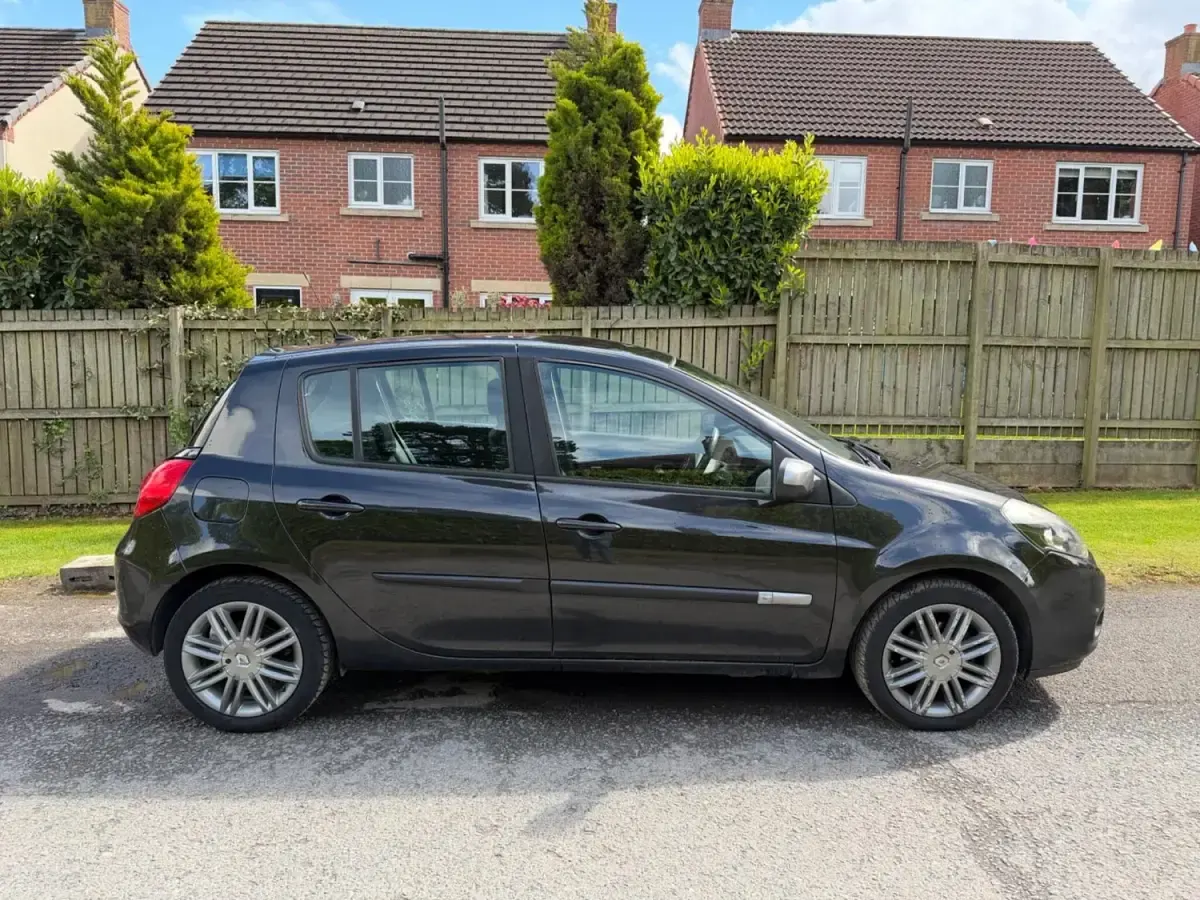 Usado Renault Clio II Dynamique 2011 Negro Utilitario