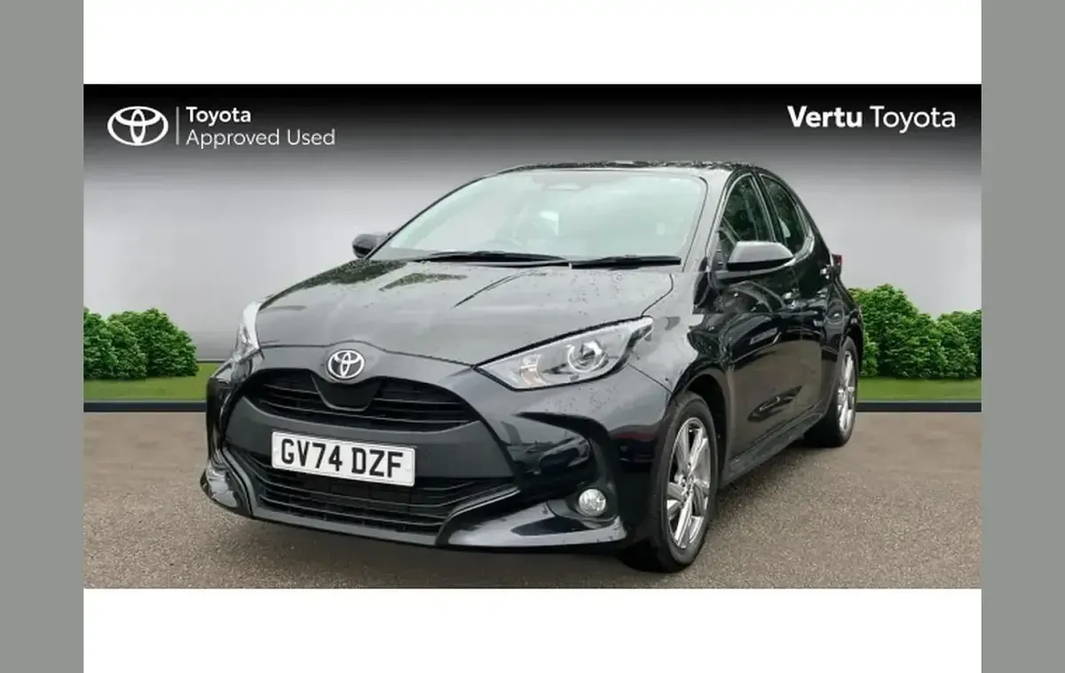 Used Toyota Yaris 116 HP (85 kW) 2025 Black Hatchback