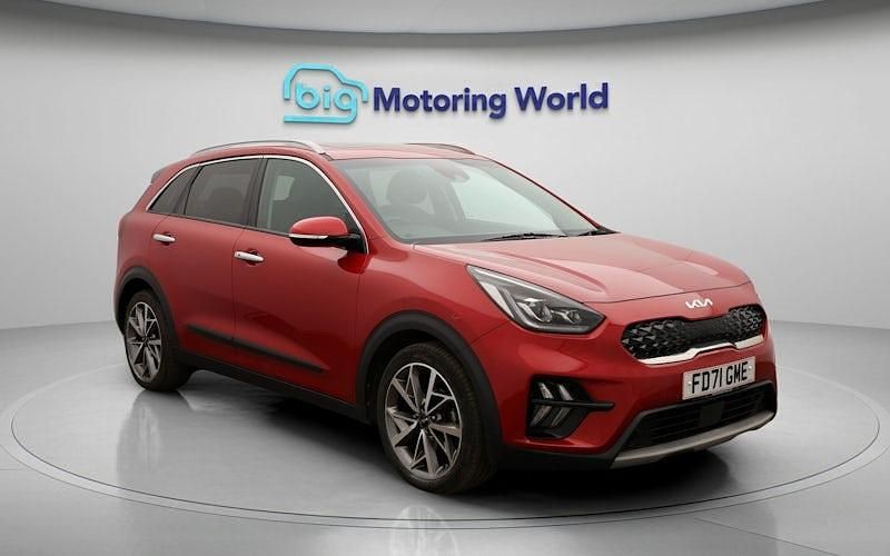 Used Kia Niro 141 HP (103 kW) 2022 Red SUV