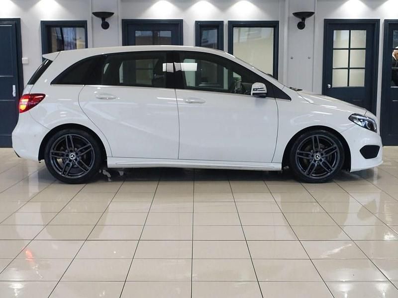 Used Mercedes B180 AMG line 122 HP (89 kW) 2018 White MPV