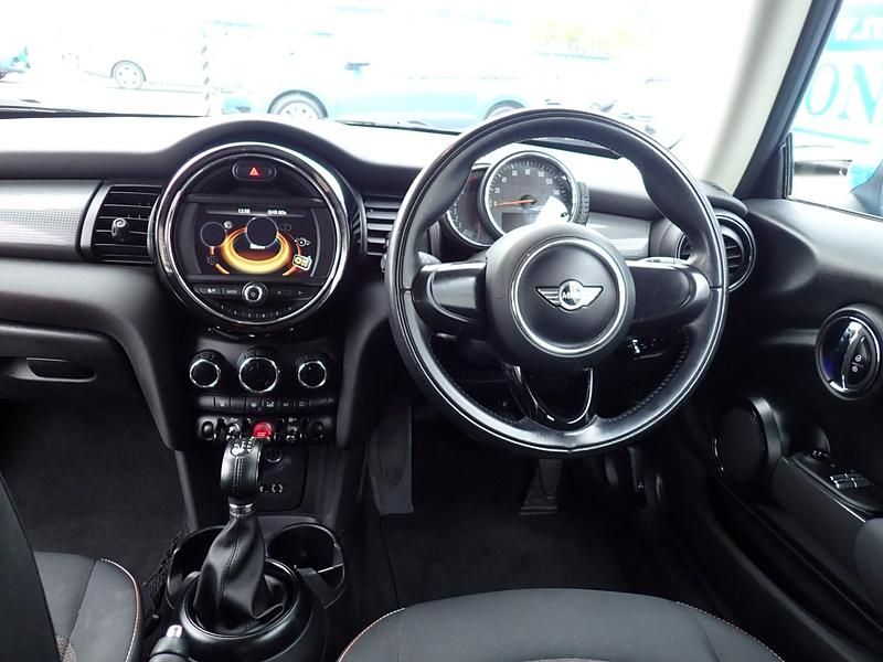 Używany Mini ONE Hatch 102 KM (75 kW) 2016 Niebieski Hatchback