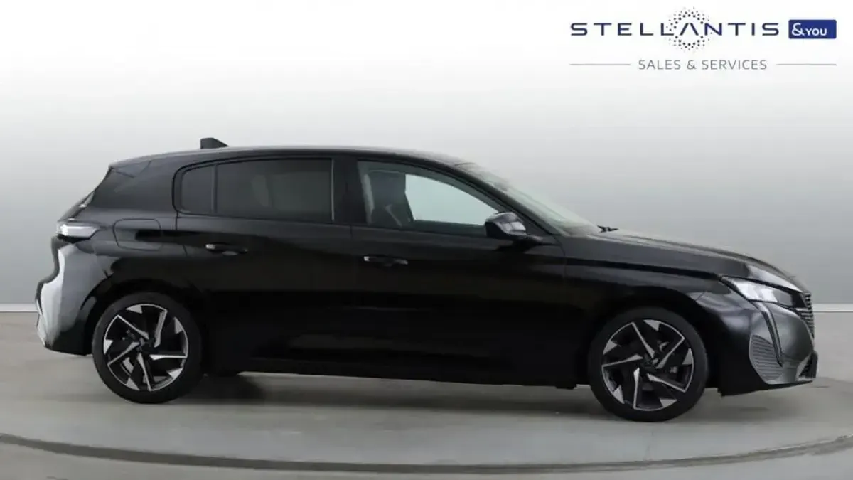 Used Peugeot 308 Allure Premium 129 HP (94 kW) 2023 Black Hatchback