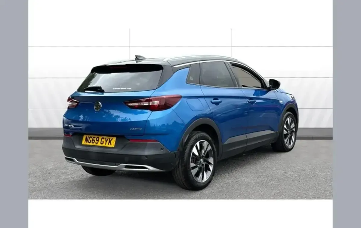 Used Vauxhall Grandland X SRi 130 HP (95 kW) 2020 Blue SUV