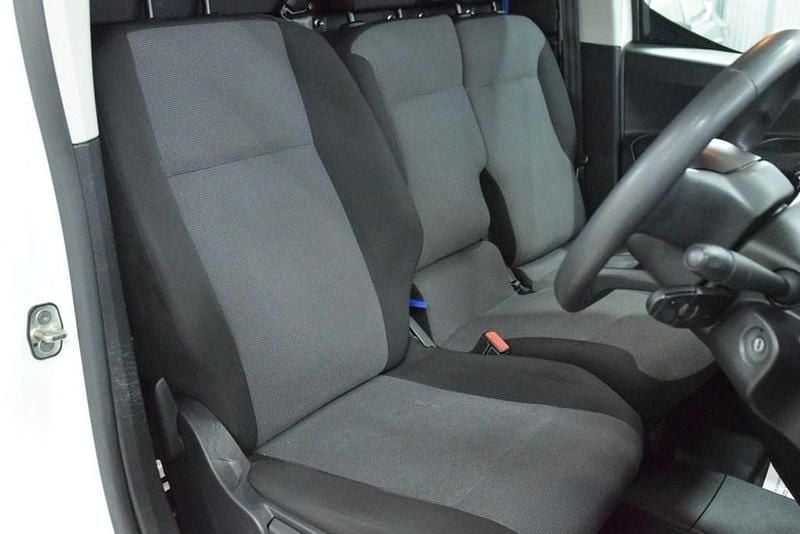 Used Citroën Berlingo 75 HP (55 kW) 2020 White MPV