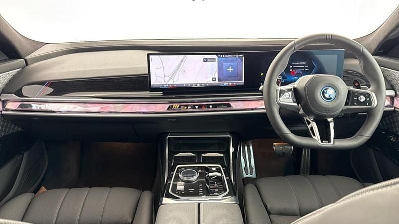 New BMW M760e Comfort Edition 563 HP (414 kW) 2025 Black Sedan