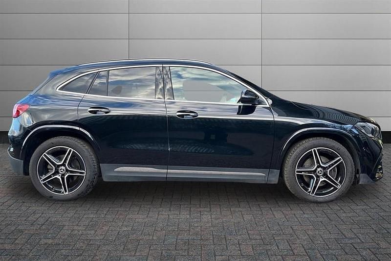Used Mercedes GLA220 Executive 190 HP (139 kW) 2025 Cosmos black SUV