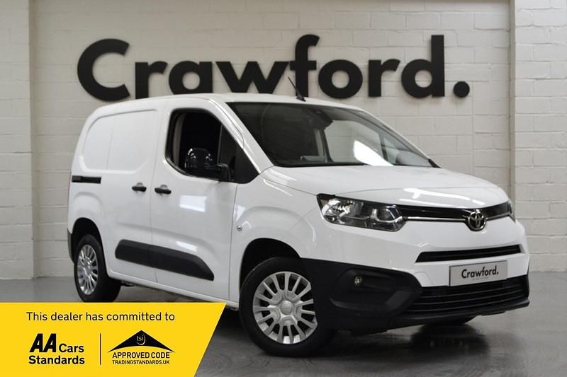 Used Toyota Proace 120 HP (88 kW) 2022 White MPV