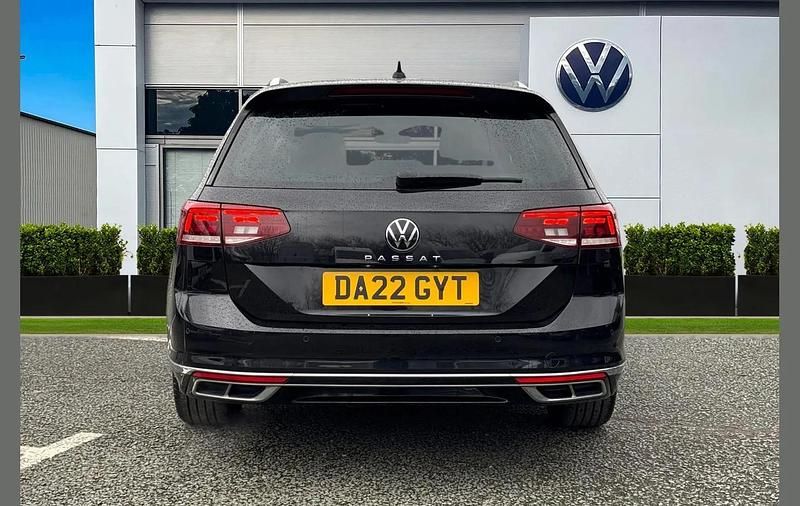 Used VW Passat R-line 150 HP (110 kW) 2022 Black Estate