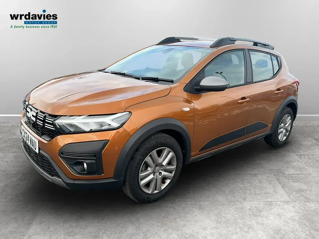 Used Dacia Sandero Expression 2024 Desert orange Hatchback