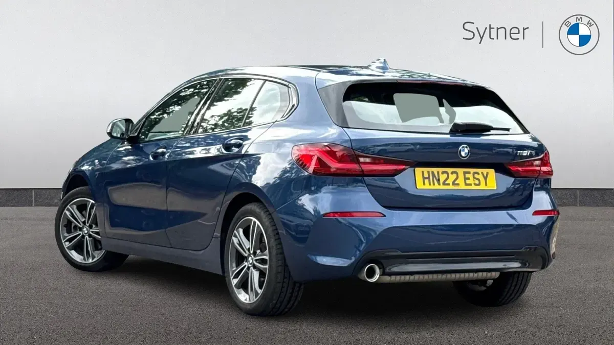 Used BMW 118 Sport Line 134 HP (98 kW) 2022 Blue Hatchback