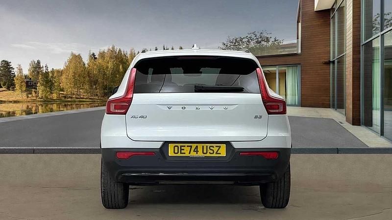 Used Volvo XC40 Plus 161 HP (118 kW) 2025 White SUV