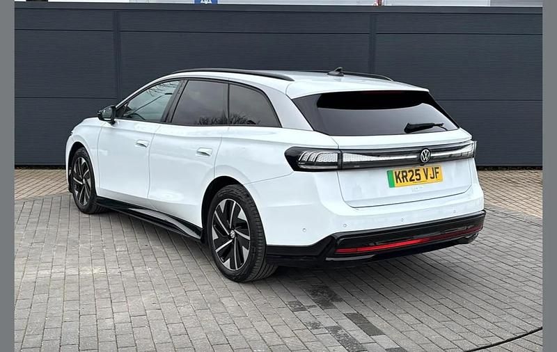 Used VW ID.7 Pro 210 kW (286 HP) 2025 White Estate