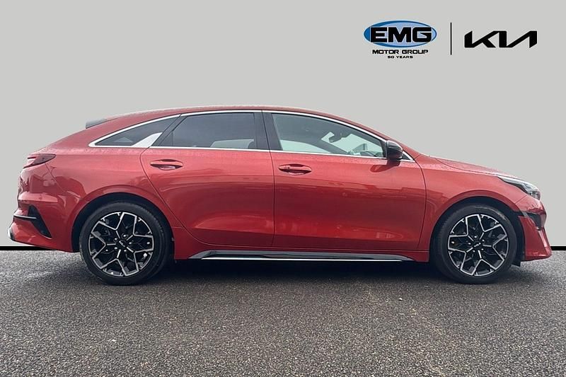 Used Kia ProCeed GT-Line 158 HP (116 kW) 2023 Orange Estate