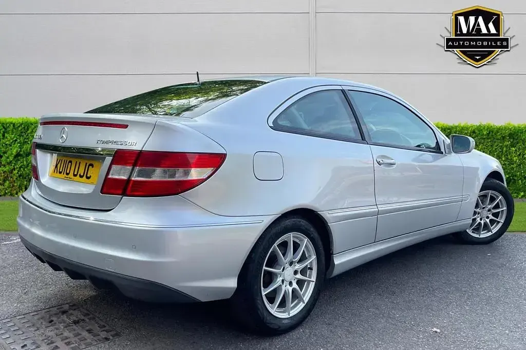 Used Mercedes CLC180 SE 143 HP (105 kW) 2010 Silver Coupe