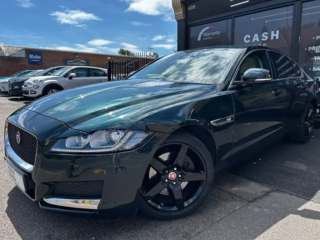 Gebraucht Jaguar XF Prestige 163 PS (119 kW) 2016 Grün Limousine