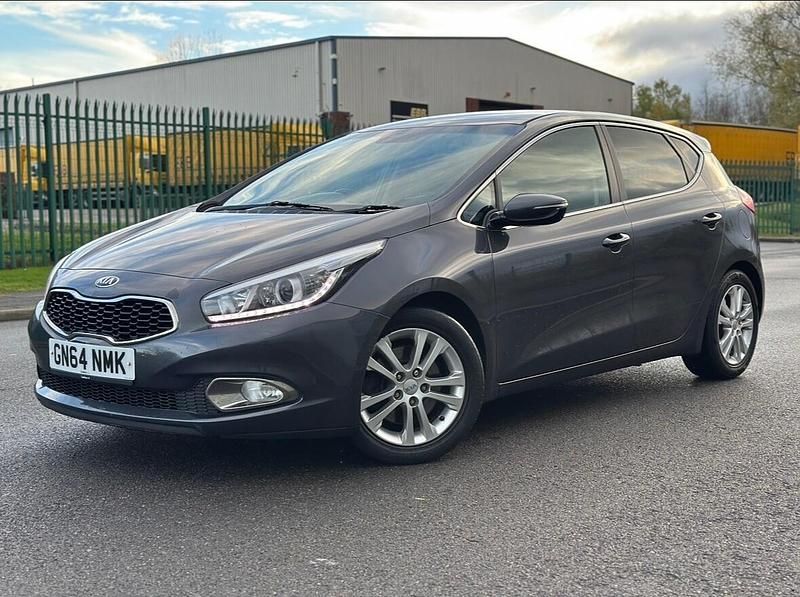 Silver Used 2014 Kia Ceed Hatchback | £2,995 (Good price) - Image 1/4