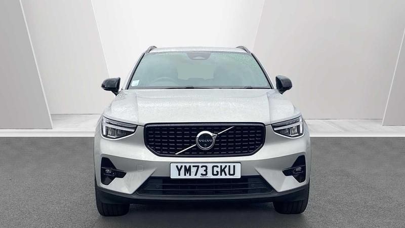 Used Volvo XC40 Plus 197 HP (144 kW) 2023 Silver SUV