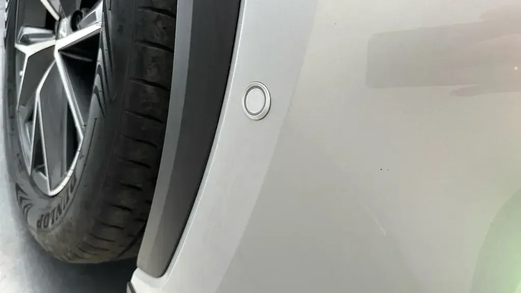 Used Lexus LBX 136 HP (100 kW) 2024 Silver and black SUV