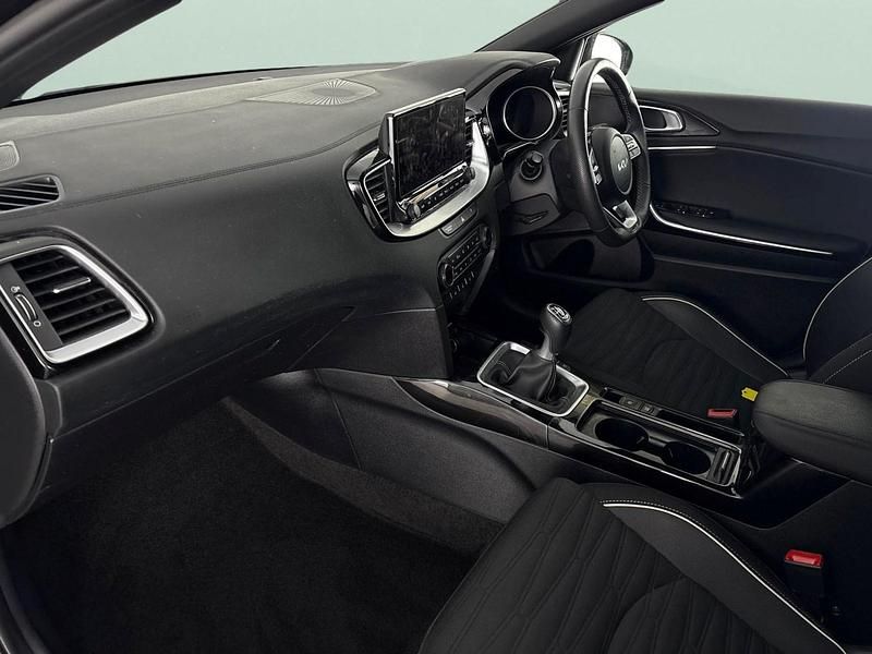 Black Used 2023 Kia ProCeed GT-Line Hatchback | £17,733 (Fair price) - Image 1/1