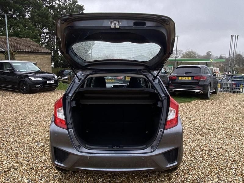 Used Honda Jazz SE 102 HP (75 kW) 2017 Grey Hatchback
