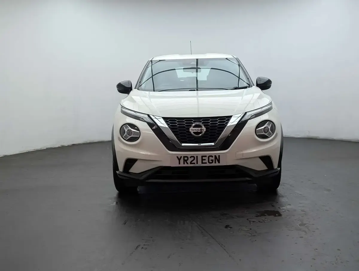Used Nissan Juke Acenta 117 HP (86 kW) 2021 White SUV