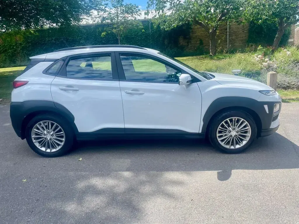 Used Hyundai Kona SE 120 HP (88 kW) 2018 White SUV