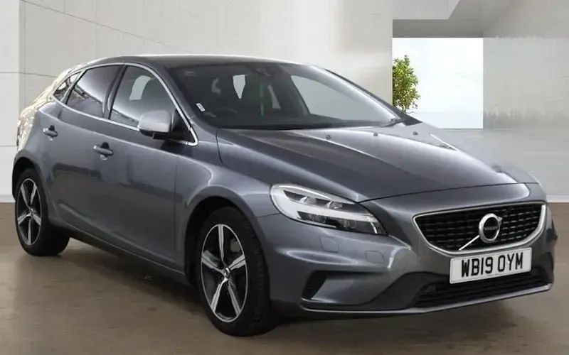 Used Volvo V40 R-Design 152 HP (111 kW) 2019 Hatchback