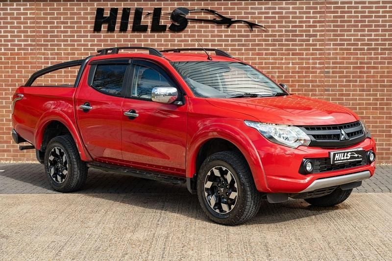 Used Mitsubishi L200 2018 Red Pickup