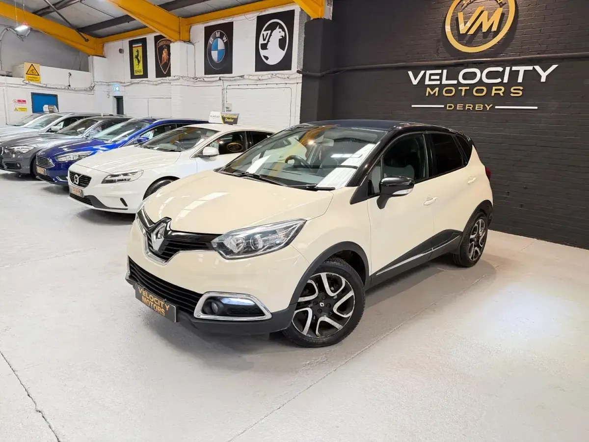 Used Renault Captur Dynamique 90 HP (66 kW) 2013 Cream/black SUV
