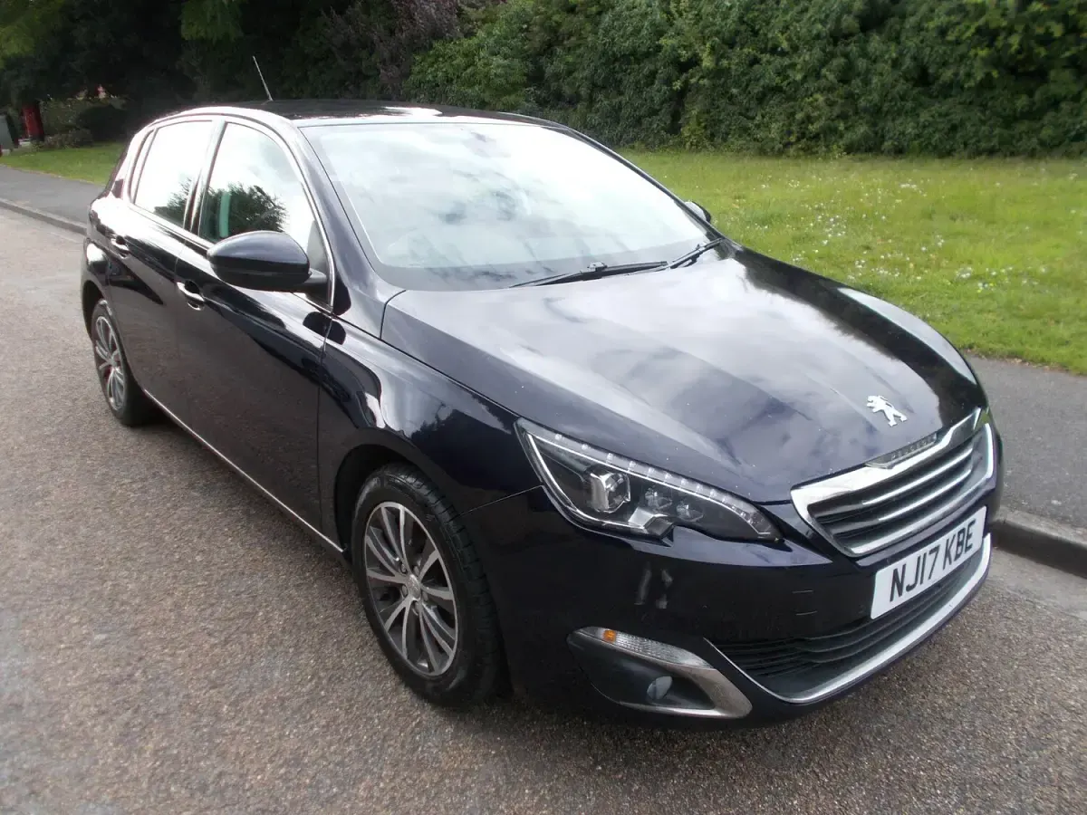 Used Peugeot 308 Allure 120 HP (88 kW) 2017 Blue Hatchback