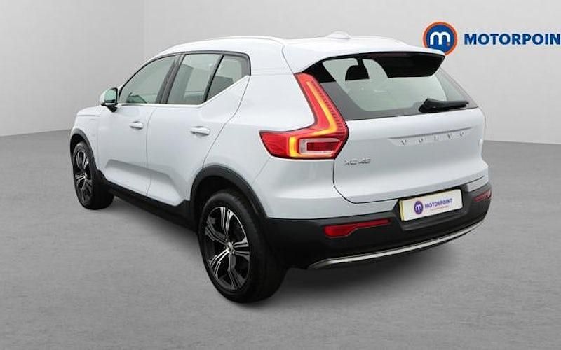 Used Volvo XC40 Inscription 211 HP (155 kW) 2021 Silver SUV