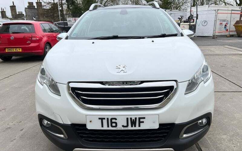 White Used 2013 Peugeot 2008 S SUV | £3,750 - Image 1/4