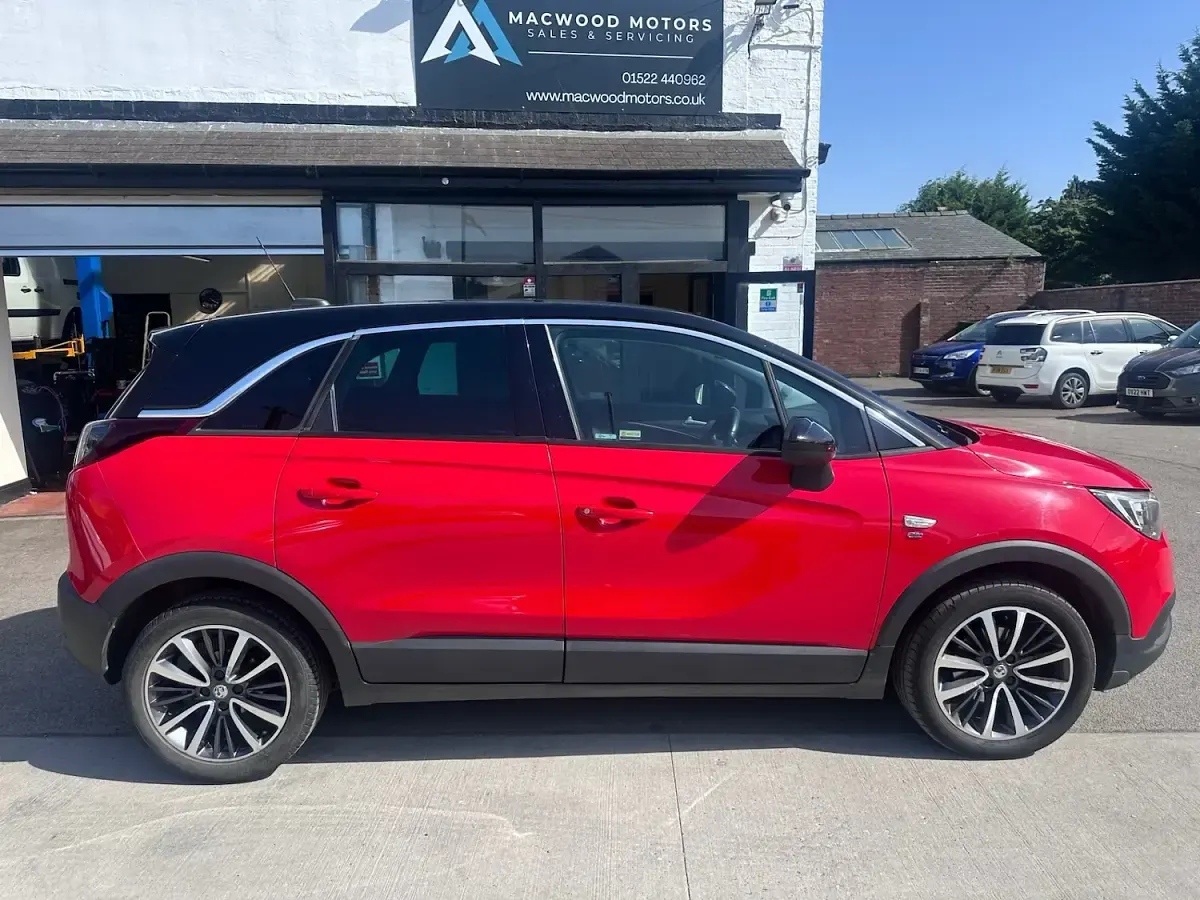 Used Vauxhall Crossland X Elite 110 HP (80 kW) 2017 Red SUV