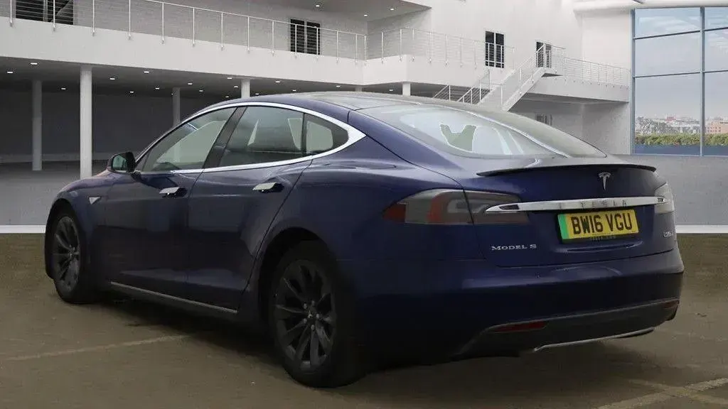 Used Tesla Model S Performance 443 kW (603 HP) 2016 Blue Hatchback