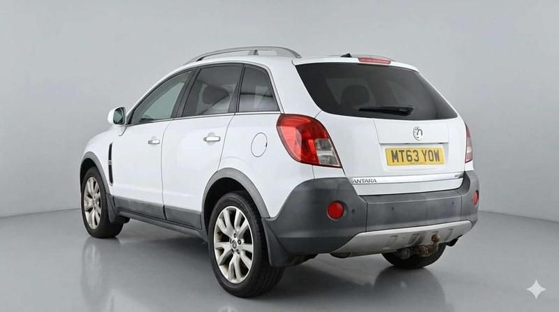 Used Vauxhall Antara S 2013 White SUV