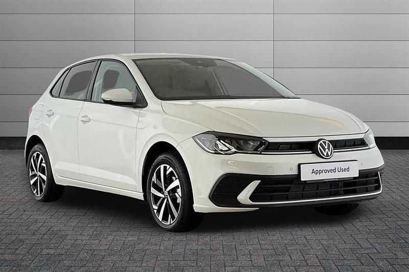 Pure white New 2025 VW Polo Match Hatchback | £23,195 (Fair price) - Image 1/4