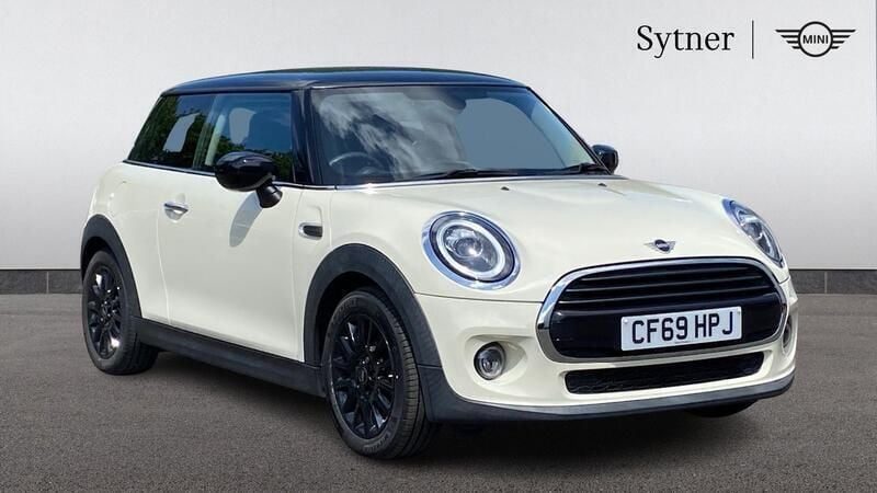 White Used 2020 Mini Cooper Classic Hatchback | £13,500 (Good price) - Image 1/4