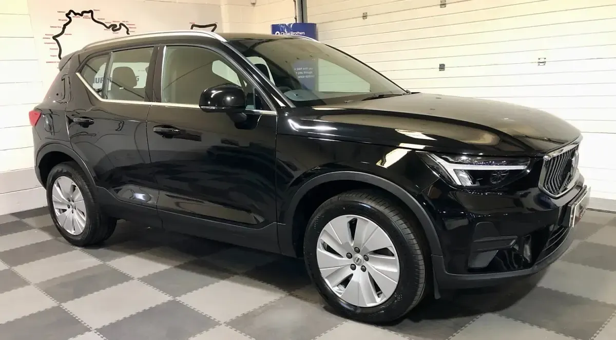 Begagnad Volvo XC40 Core 2022 Svart SUV