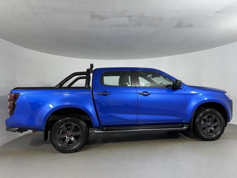 Used Isuzu D-Max 163 HP (119 kW) 2025 Blue Pickup