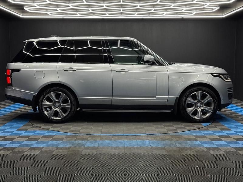 Begagnad Land Rover Range Rover Vogue SE 2021 Silver SUV