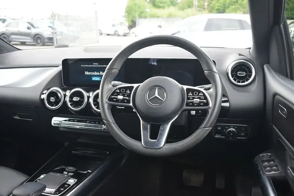 Used Mercedes B200 Executive 150 HP (110 kW) 2020 Black Hatchback