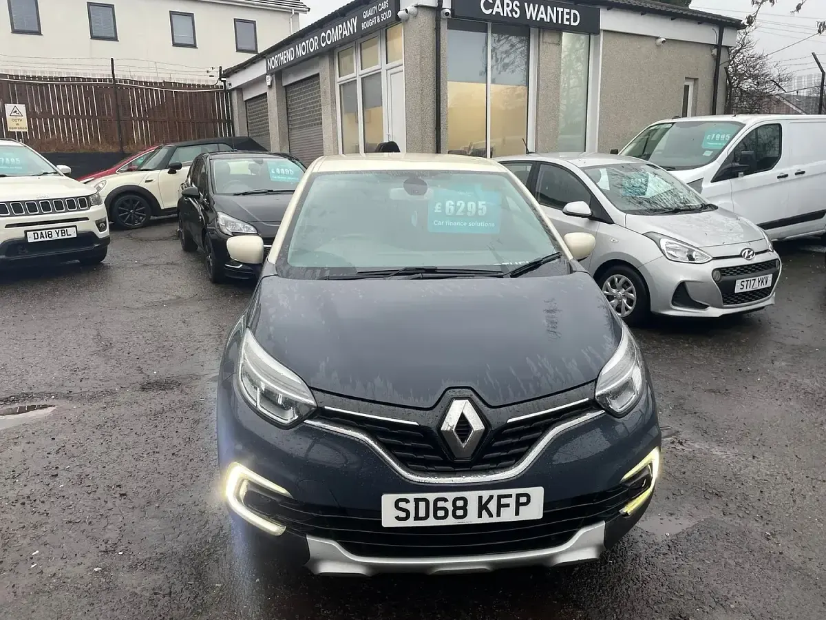 Used Renault Captur GT-Line 89 HP (65 kW) 2018 Blue/cream SUV