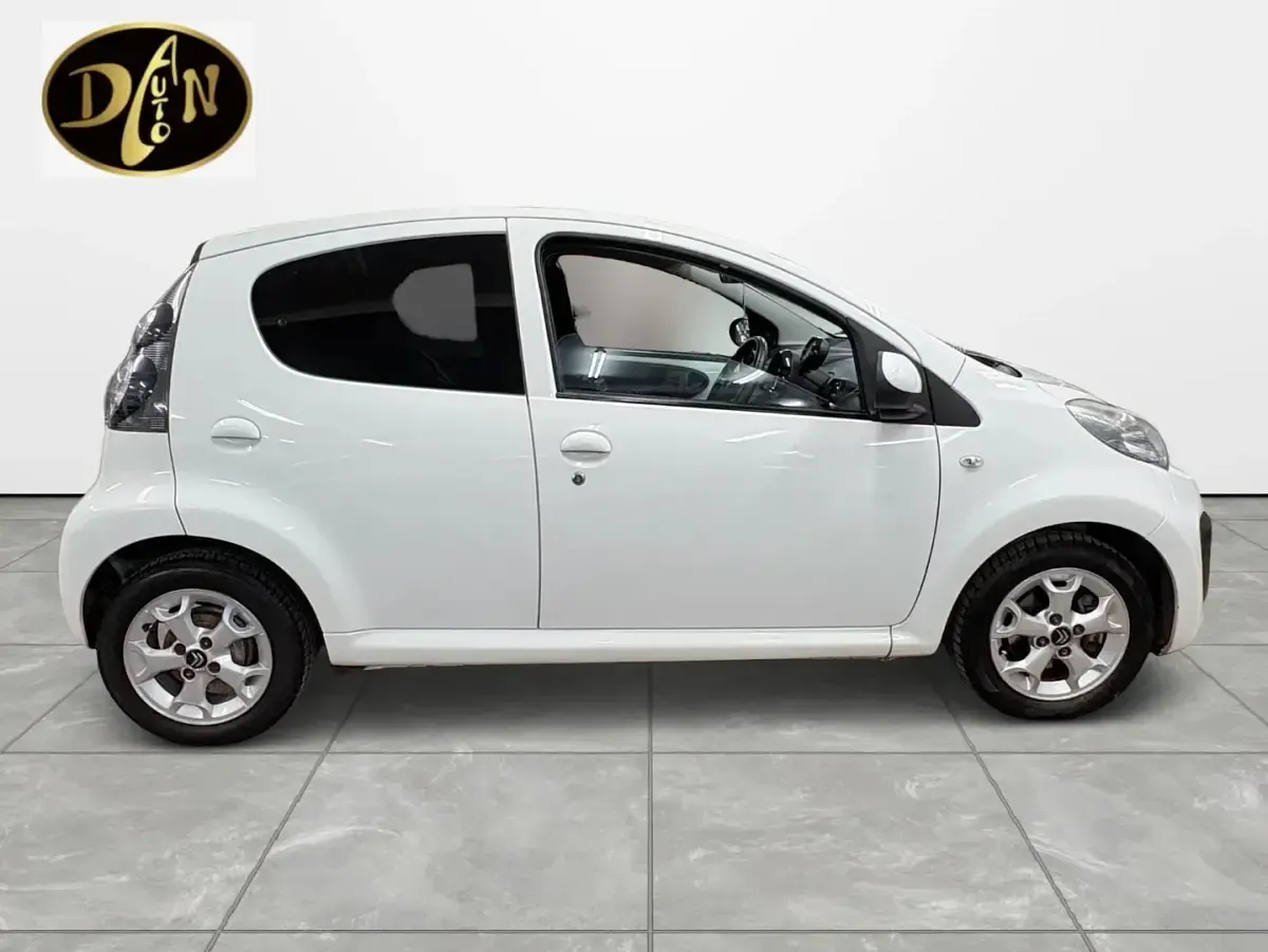 Used Citroën C1 VTR Sport 68 HP (50 kW) 2013 White Hatchback